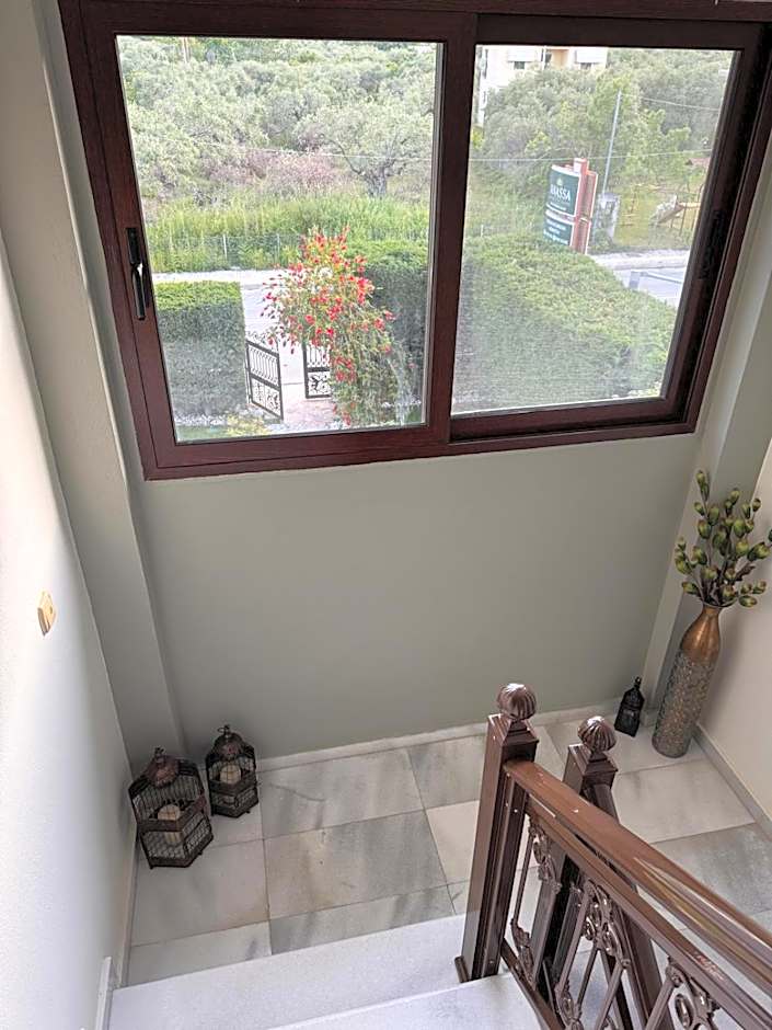 Anassa Deluxe Apartments & Studios