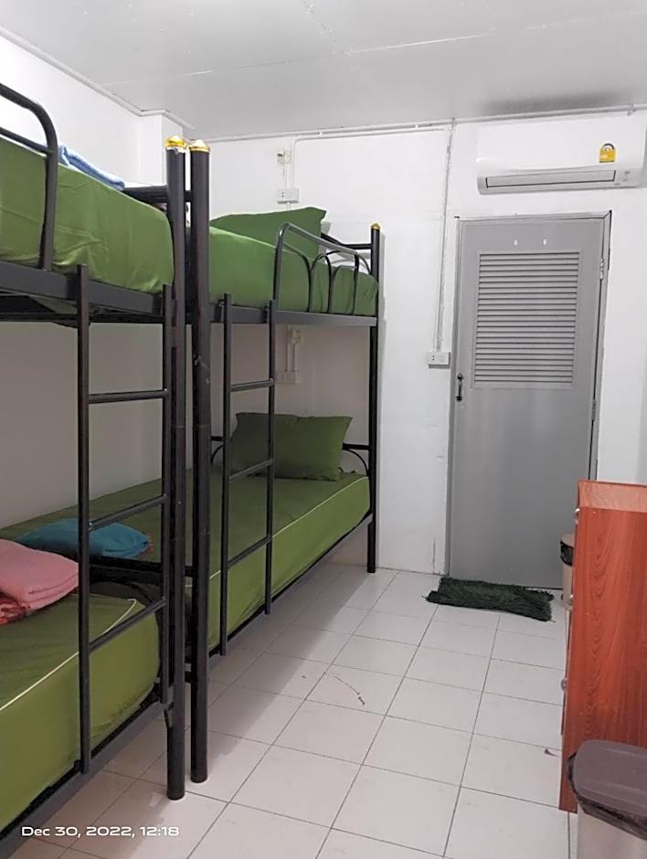Seventeen Hostel