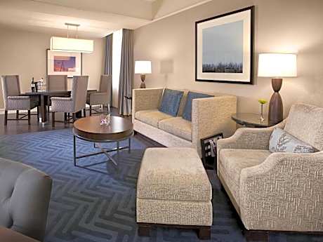 Palliser Suite One Bedroom with One King Bed - City Or Courtyard View