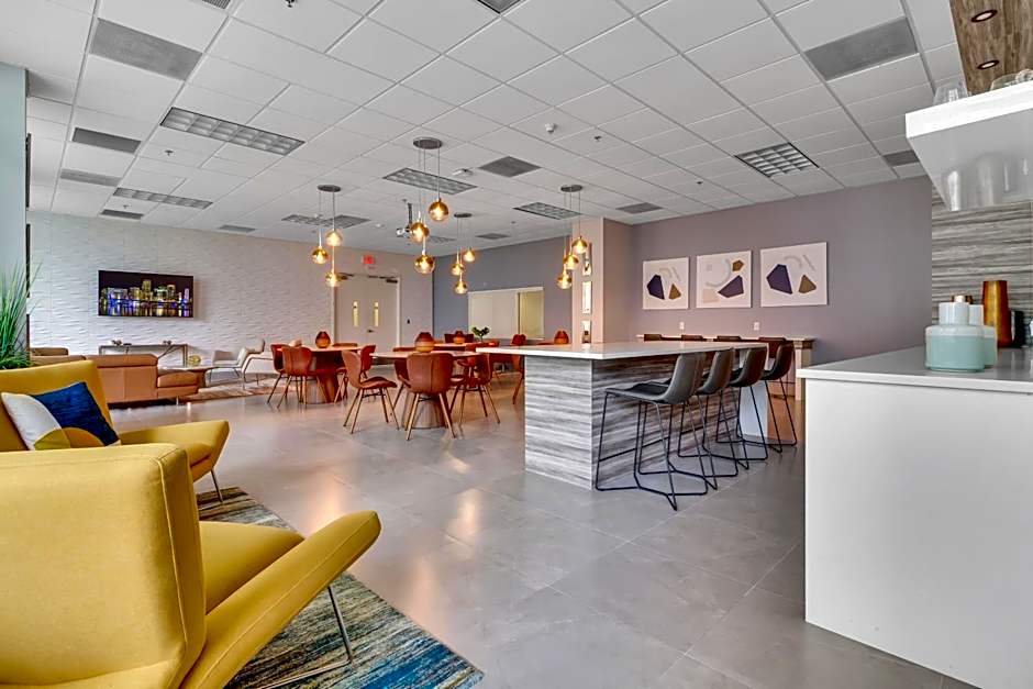 The Club at Brickell Bay Luxury Suites