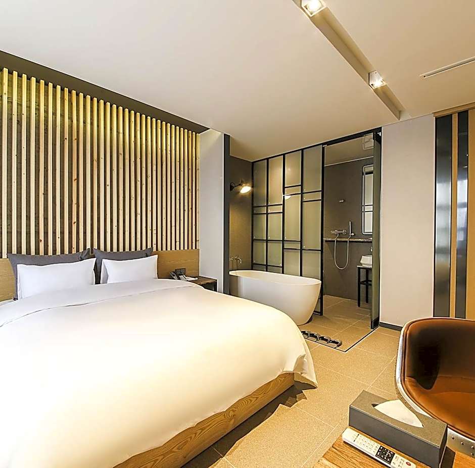 Yeoubi Hotel