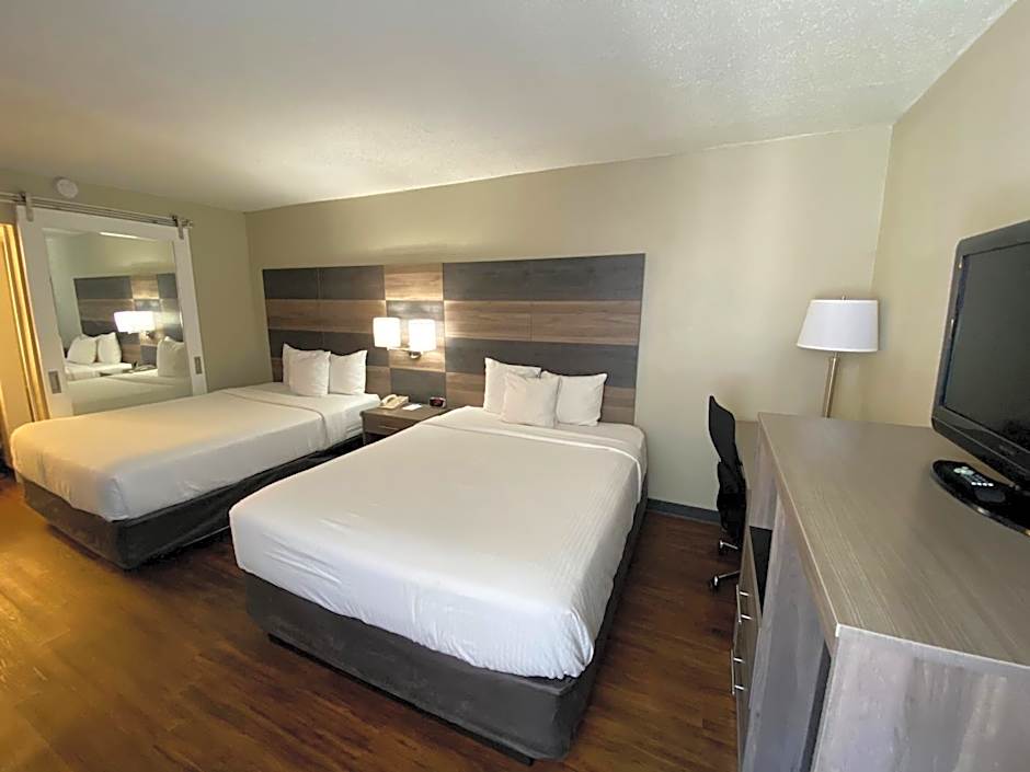 Clarion Pointe University/Expo