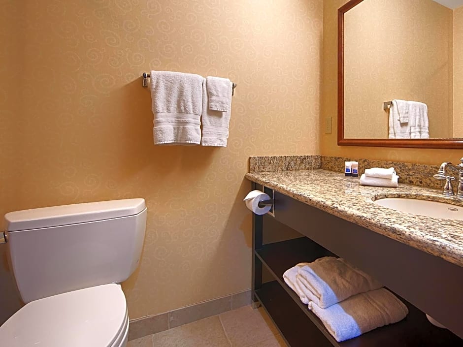 Best Western Plus Ticonderoga Inn & Suites