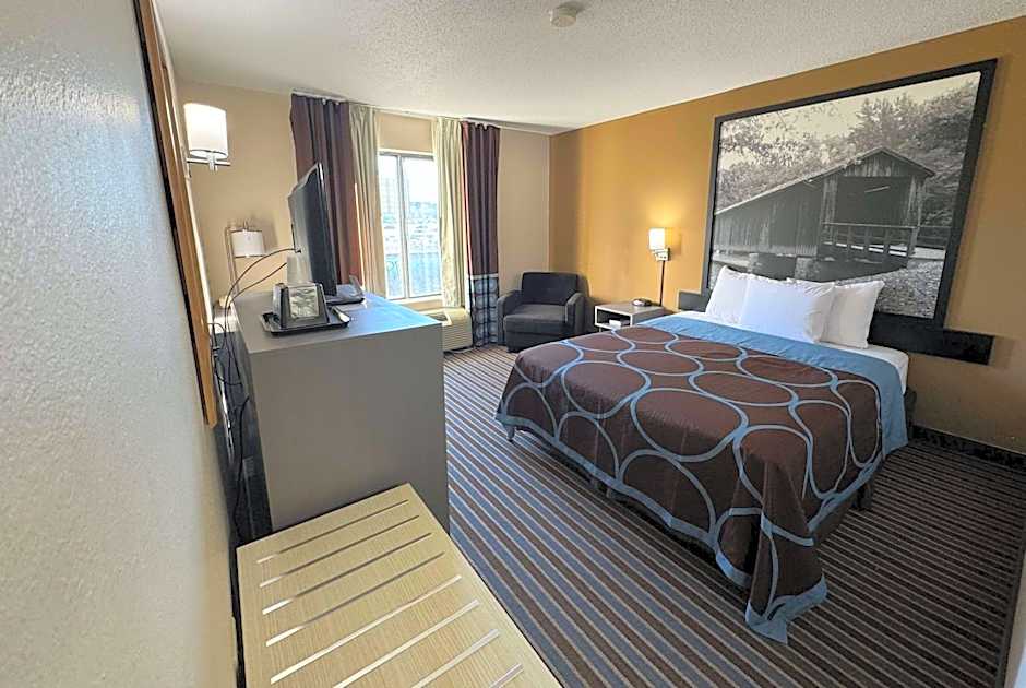 Super 8 by Wyndham Columbia Clark Lane