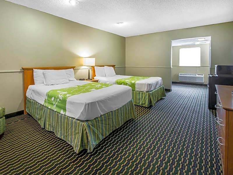 Rodeway Inn & Suites Winter Haven Chain of Lakes