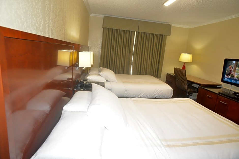 Hometown Inn & Suites