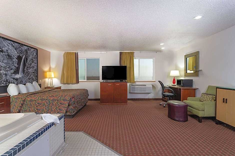 Super 8 by Wyndham Pendleton