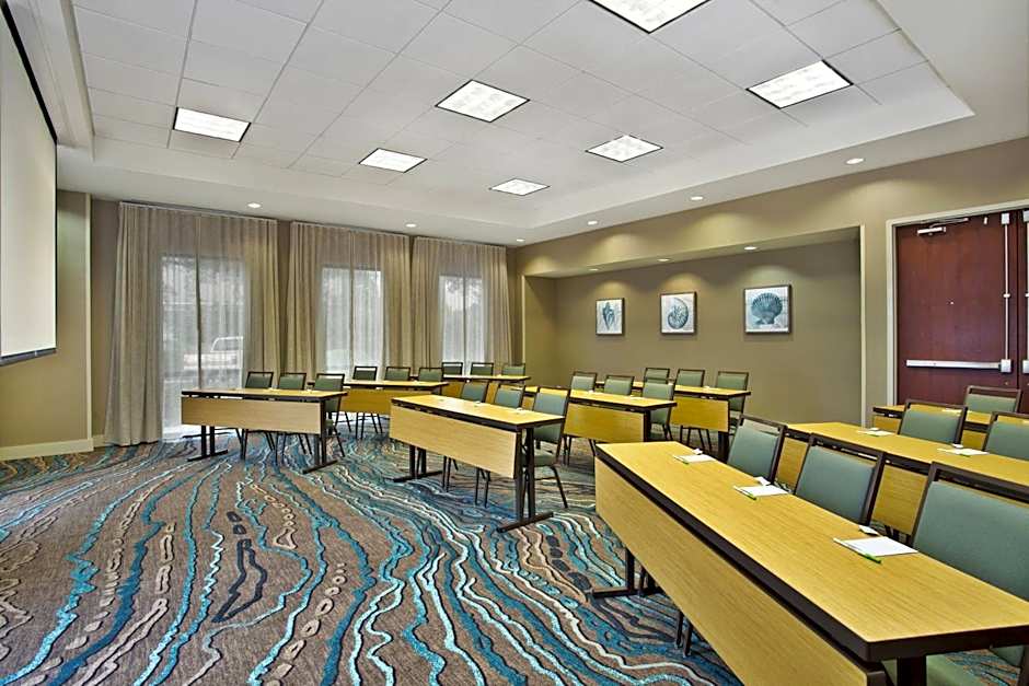 Courtyard by Marriott Gulfport Beachfront