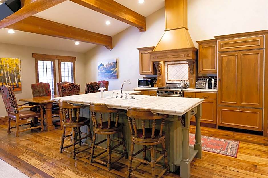 The Chateaux Deer Valley