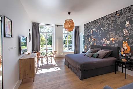 King Room with Pool View