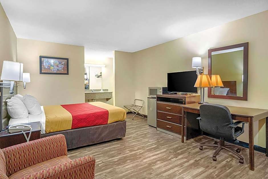 Econo Lodge near Missouri University of Science and Technology