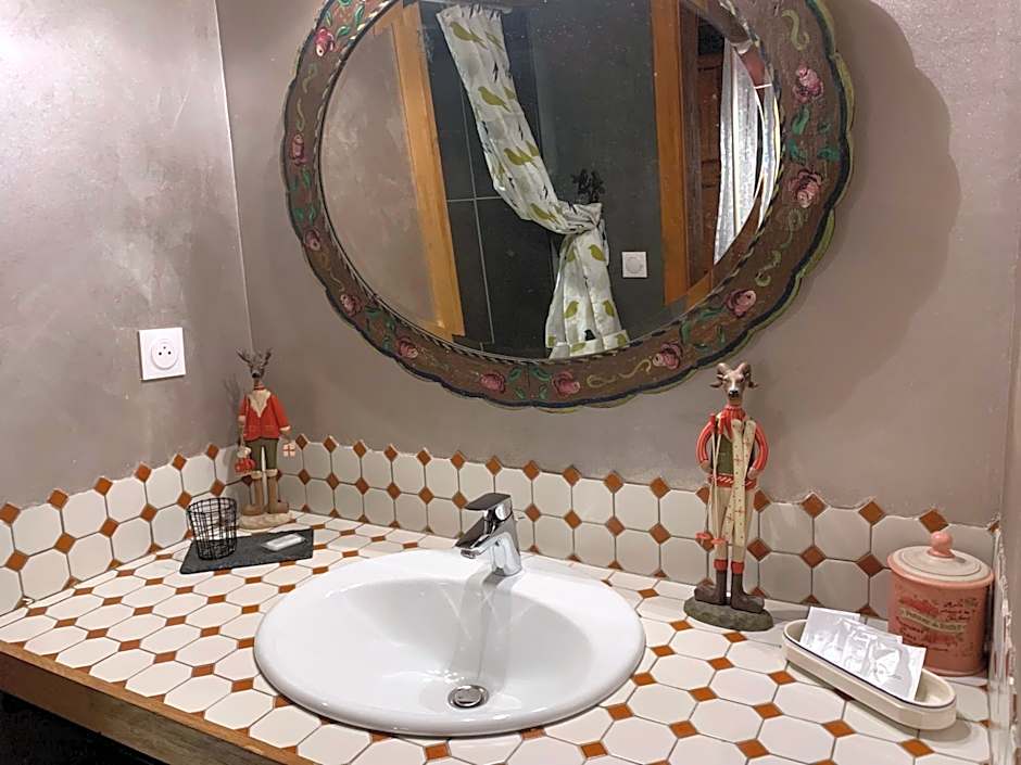 Gîte de caractère au calme , proche quartier historique, Au Merlenchanteur