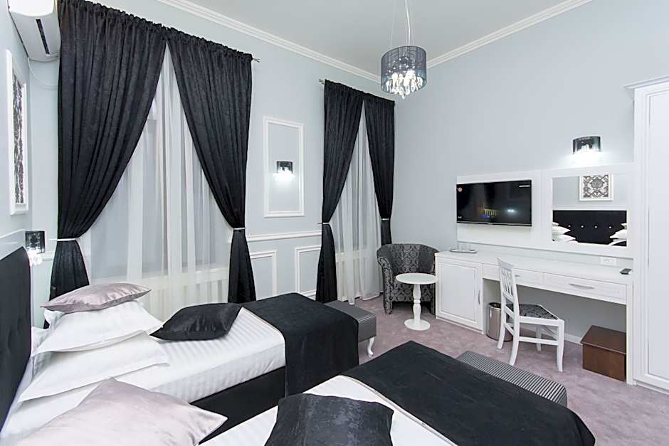 La Strada Boutique Villa