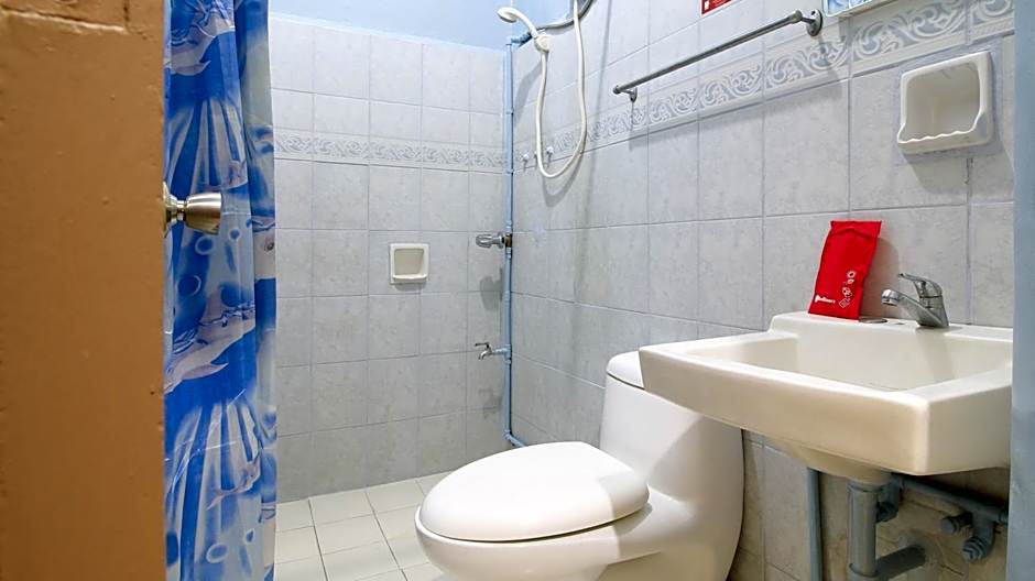 RedDoorz Hostel @ Baguio Tourist Cabin