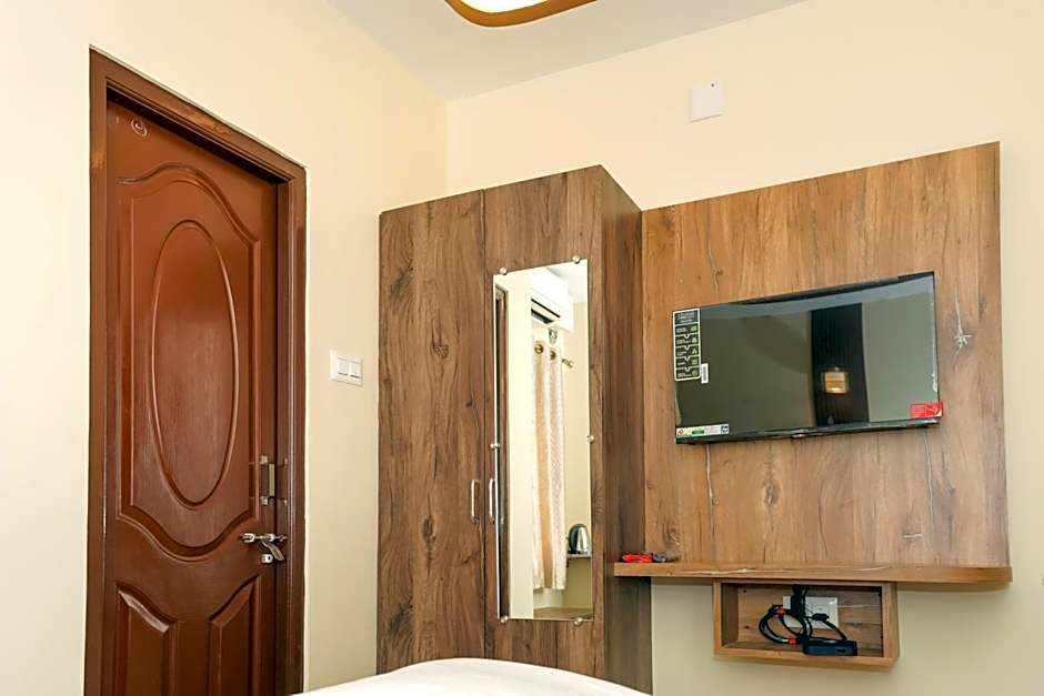 Photo 1 of 8 of Double Room