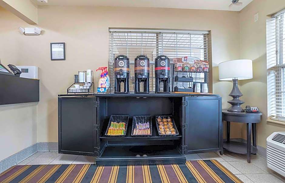 Studio 6 Huntsville, AL - US Space & Rocket Center