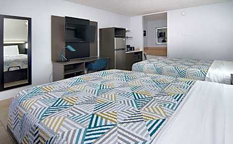 2 Queen Beds | Non-Smoking, Kitchen