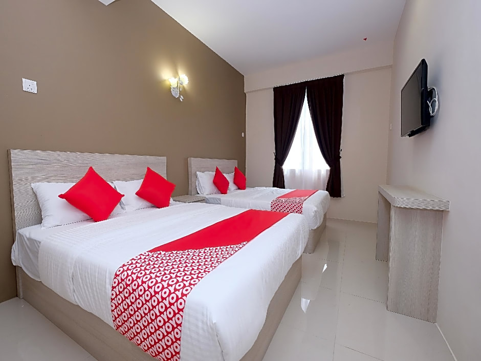 Super OYO 43935 Mancalin Hotel