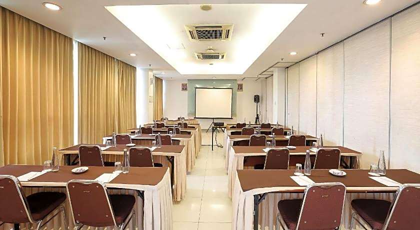 Amaris Hotel Bekasi Barat