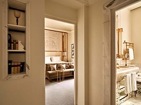 Deluxe Family Suite
