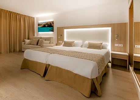 One-Bedroom Apartment (3 Adults + 2 Children)