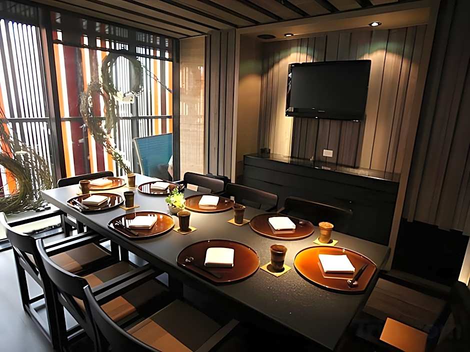 Monarch Skyline International Hotel