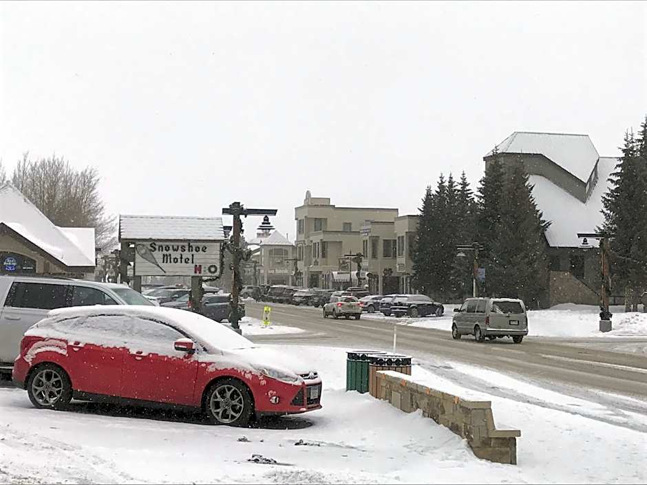 Snowshoe Motel