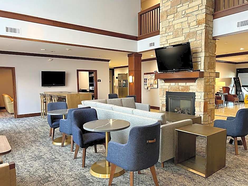 Staybridge Suites Milwaukee West-Oconomowoc By IHG