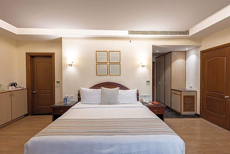 Photo 1 of 5 of Suite, Jacuzzi®