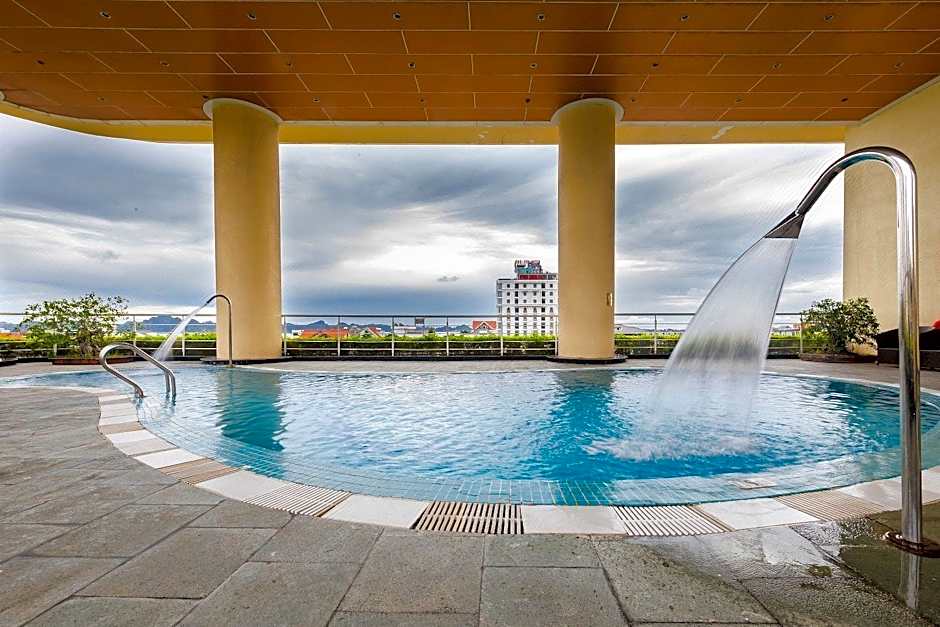 Muong Thanh Grand Ha Long Hotel