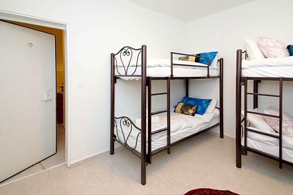 Private Hostel - Best location