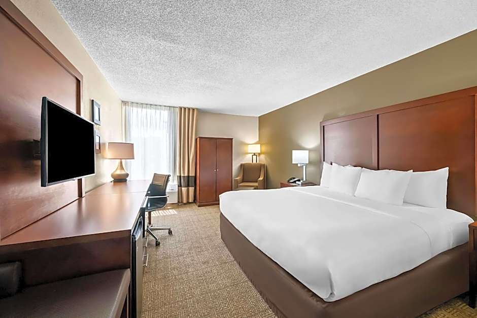Comfort Inn & Suites Durham near Duke University