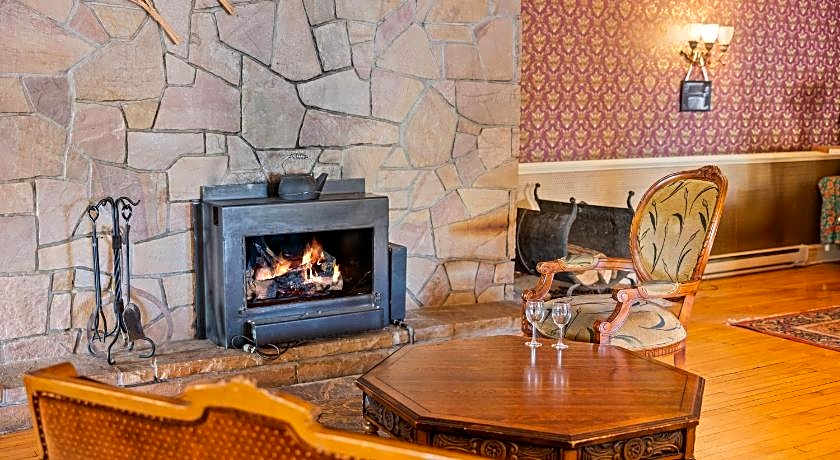 The Pines Inn