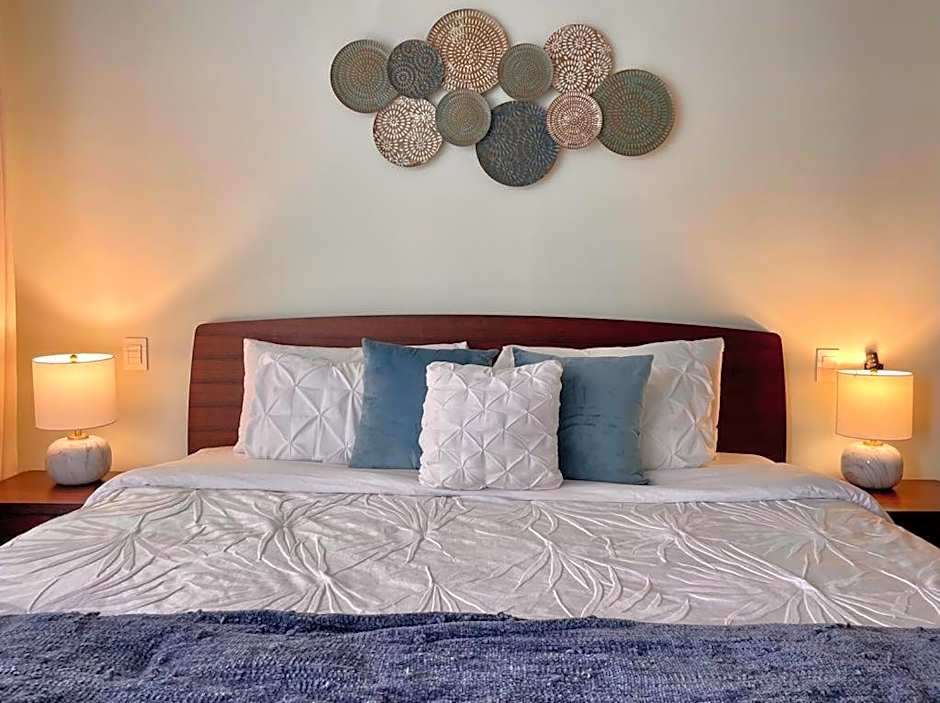 The Boat Condo by Andiani Travel