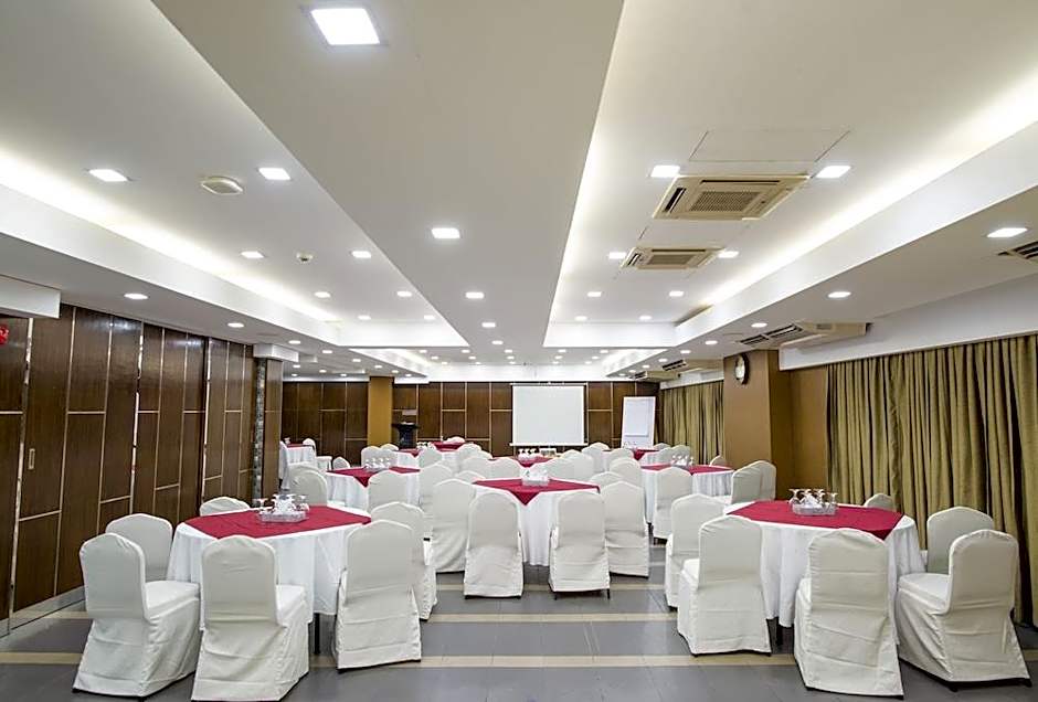 Platinum Grand Hotel