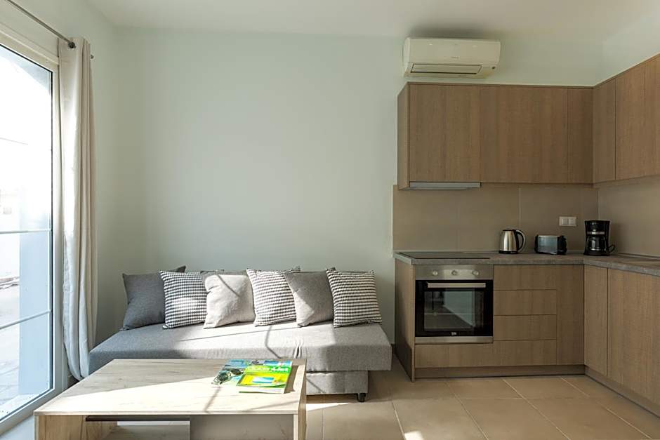 Local Hostel & Suites