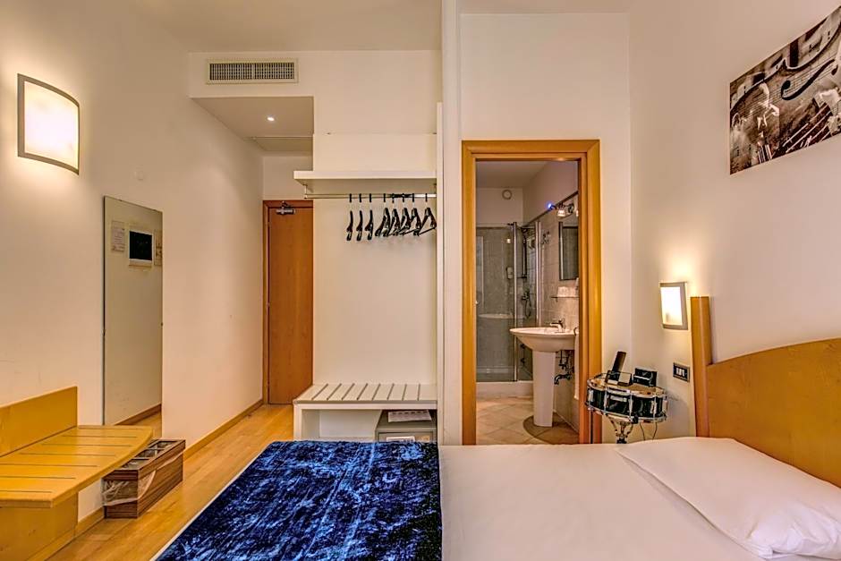 Hotel Franklin Feel The Sound