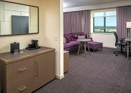 Junior King Suite