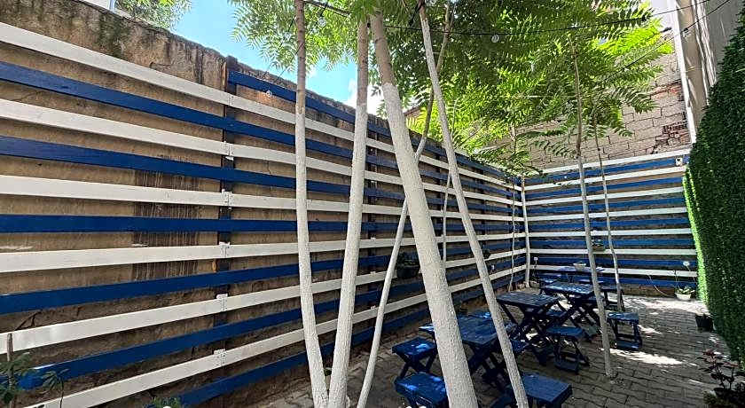 Hostelida