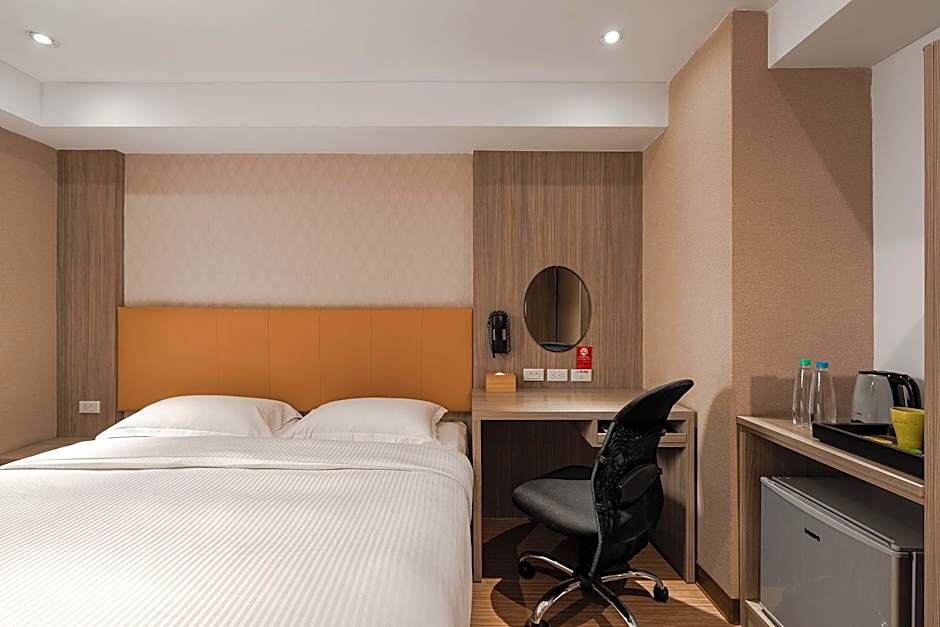 The Riverside Hotel International