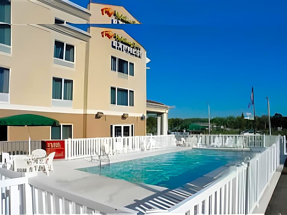 Holiday Inn Express & Suites Tavares By IHG