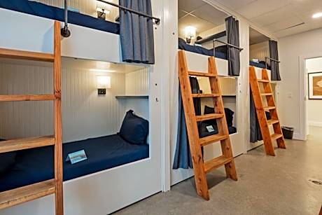 Bed in 10-Bed Mixed Dormitory Room