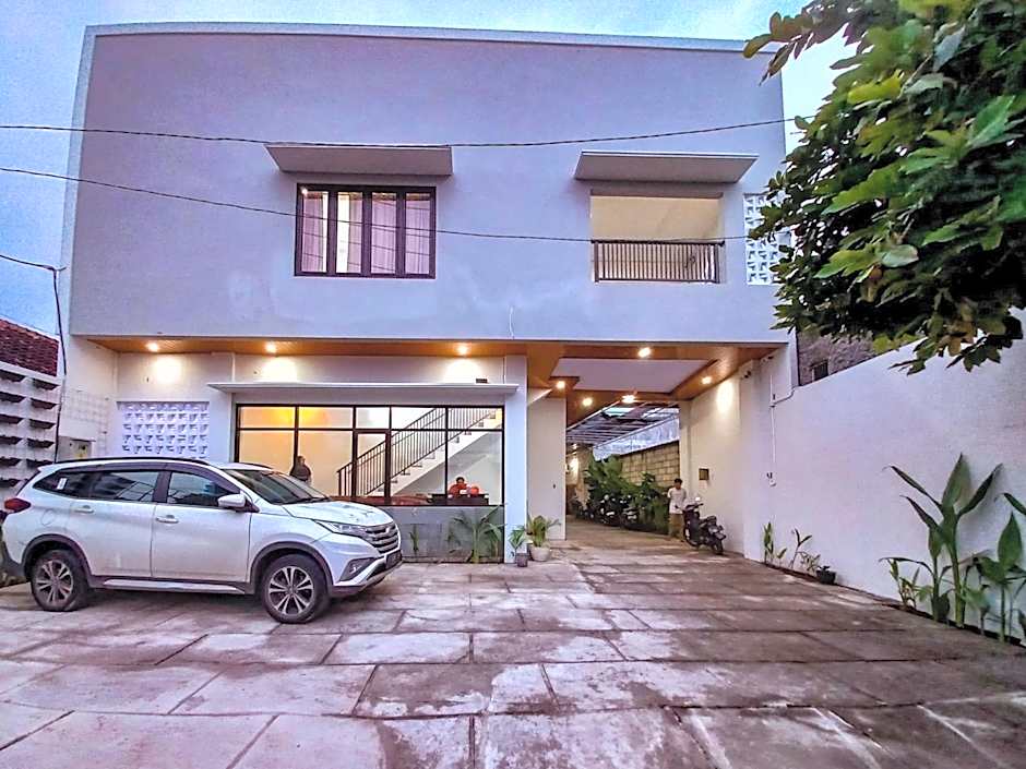 RedDoorz Plus Syariah at Umyas Hotel near Terminal Anjuk Ladang Nganjuk