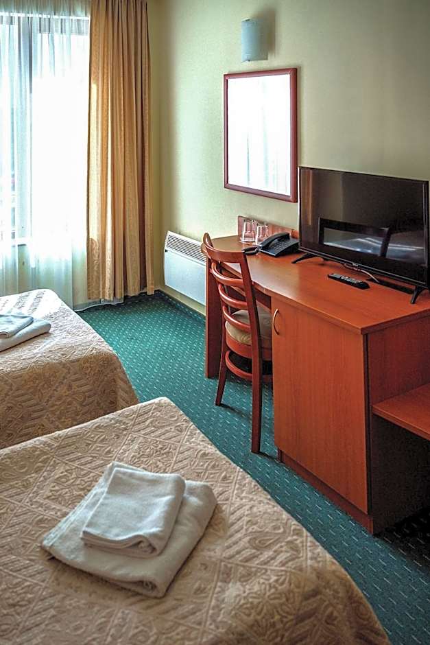 Dionis Hotel