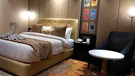 Deluxe Double or Twin Room - 15% off on F&B (Soft Bev), Happy Hour 2+1