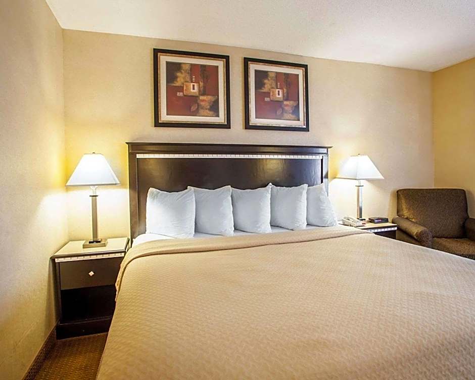 Quality Inn Aurora - Naperville Area