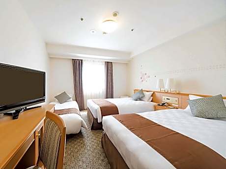 Twin Room With Extra Bed Non-Smoking
