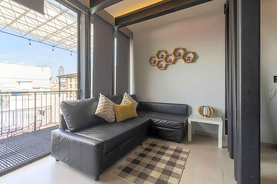 3Ph Amazing 2Bdrm 2bath private terrace fits 10