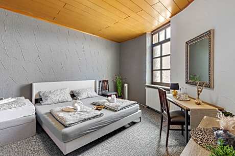 Dreibettzimmer-Groß-Eigenes Badezimmer