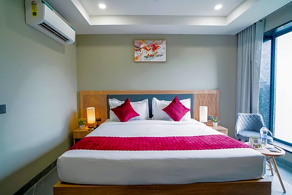 Saltstayz Select - Golf Course Road & Sector 57